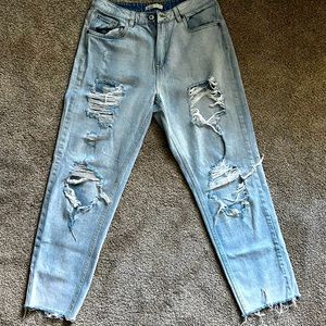 U2B Urban Basics light washed ripped jeans